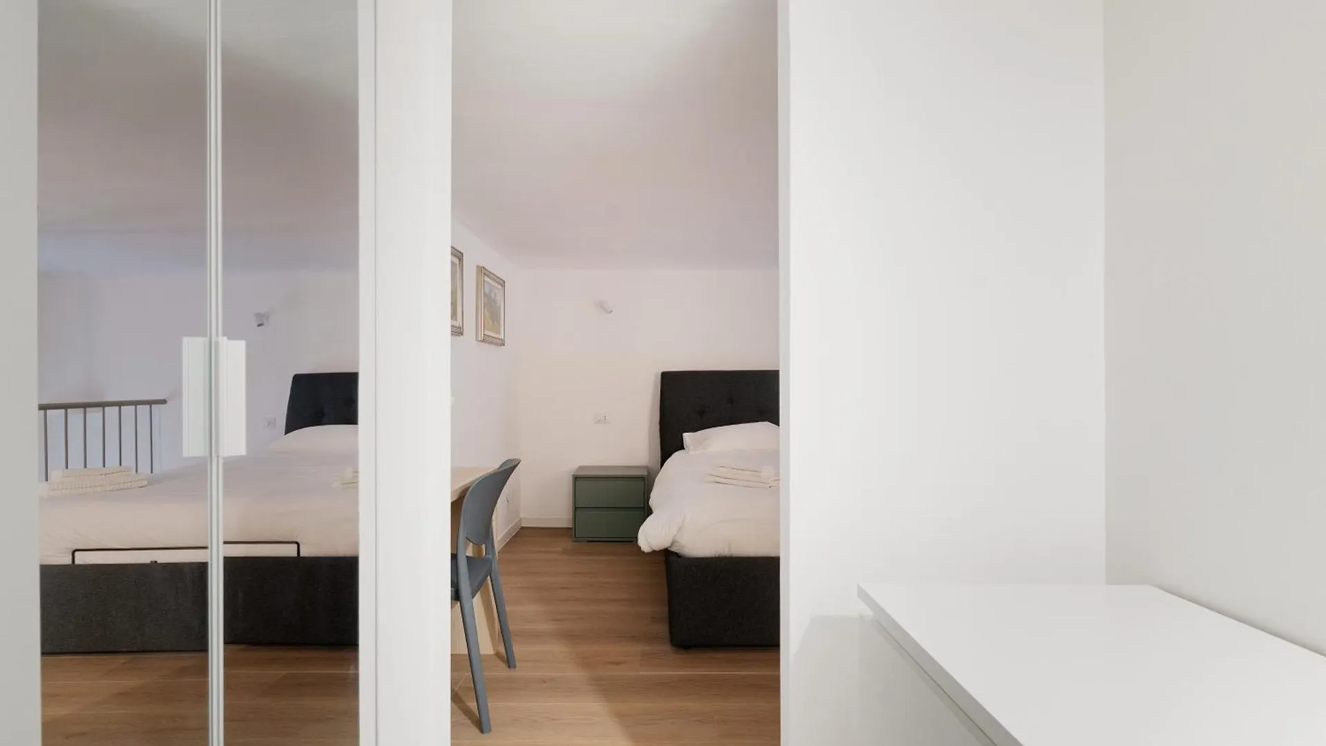 California - Solari - Loft Con Soppalco Lejlighed Milano Italien